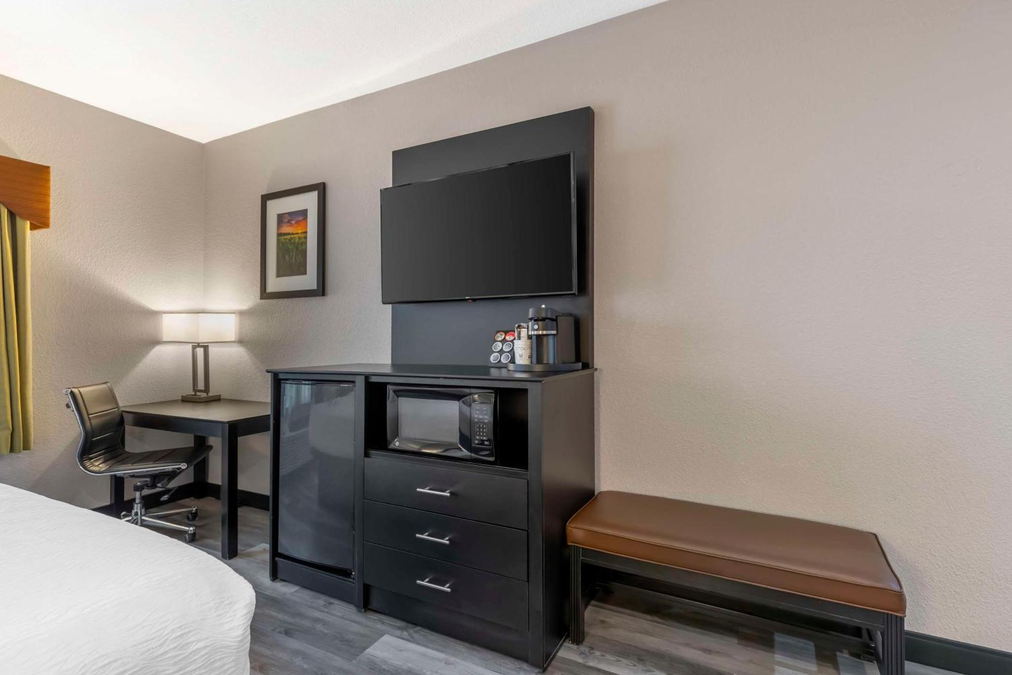 Best Western Plus Des Moines West Inn & Suites Clive Eksteriør bilde